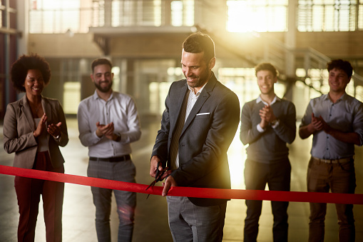 Firma Açılışları İçin Profesyonel Çekim Etkinliğinizi Unutulmaz Kılın